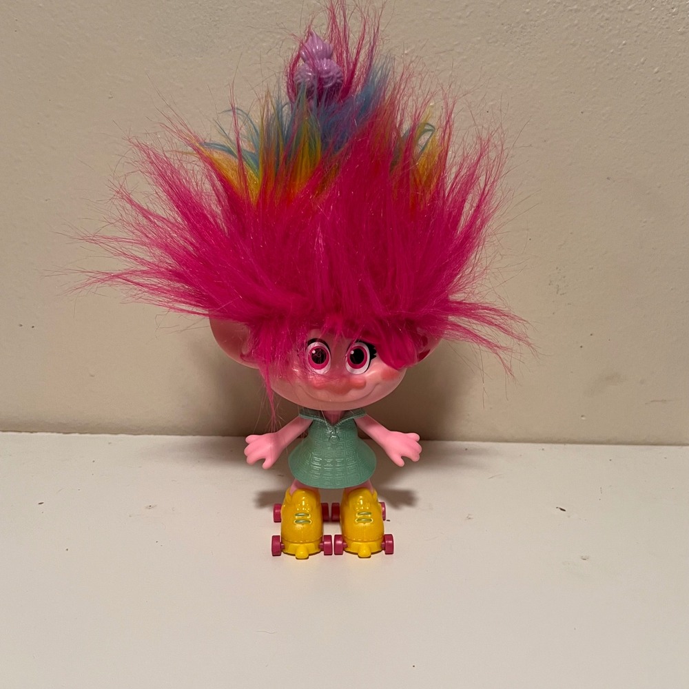 Hasbro Trolls World Tour Dancing Singing Poppy Doll Pink Rainbow Hair‎ Skates12"